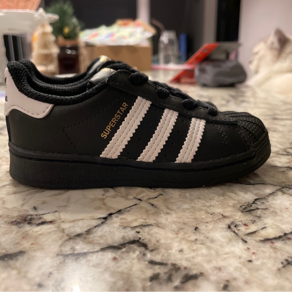 BNWOT adidas Kids' Toddler Superstar Shoes 7K EF5396